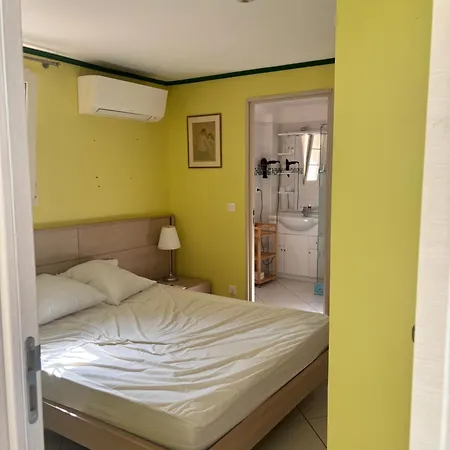 Apartment T2 50m² Vue Presqu'il De Giens. Rc Hyeres